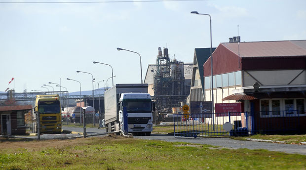 Чеси меркају Петрохемију
